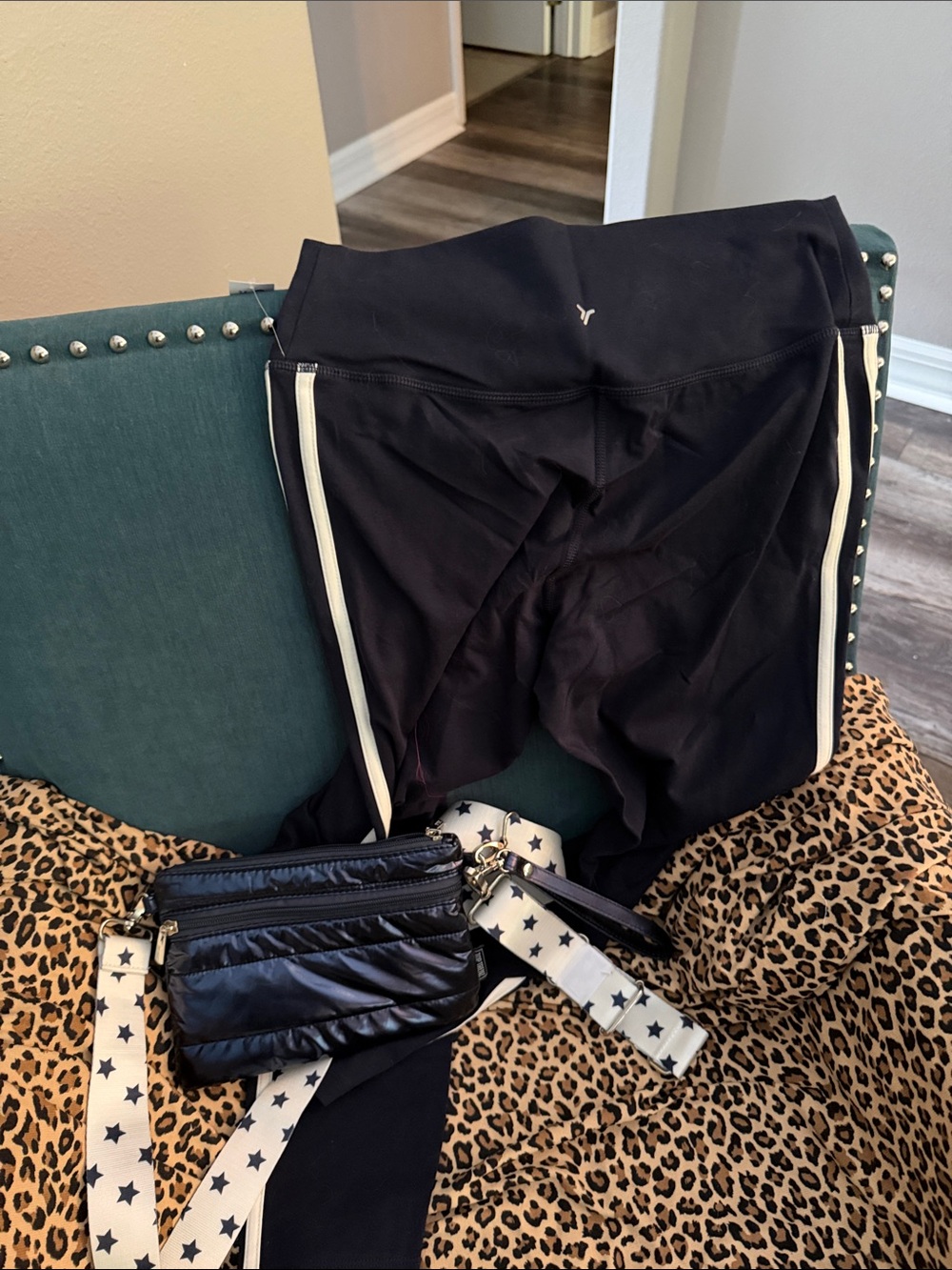 Old navy leggings lrg Star-Print Strap Navy Shiny Wristlet Clutch 2 pc - Picture 2 of 7